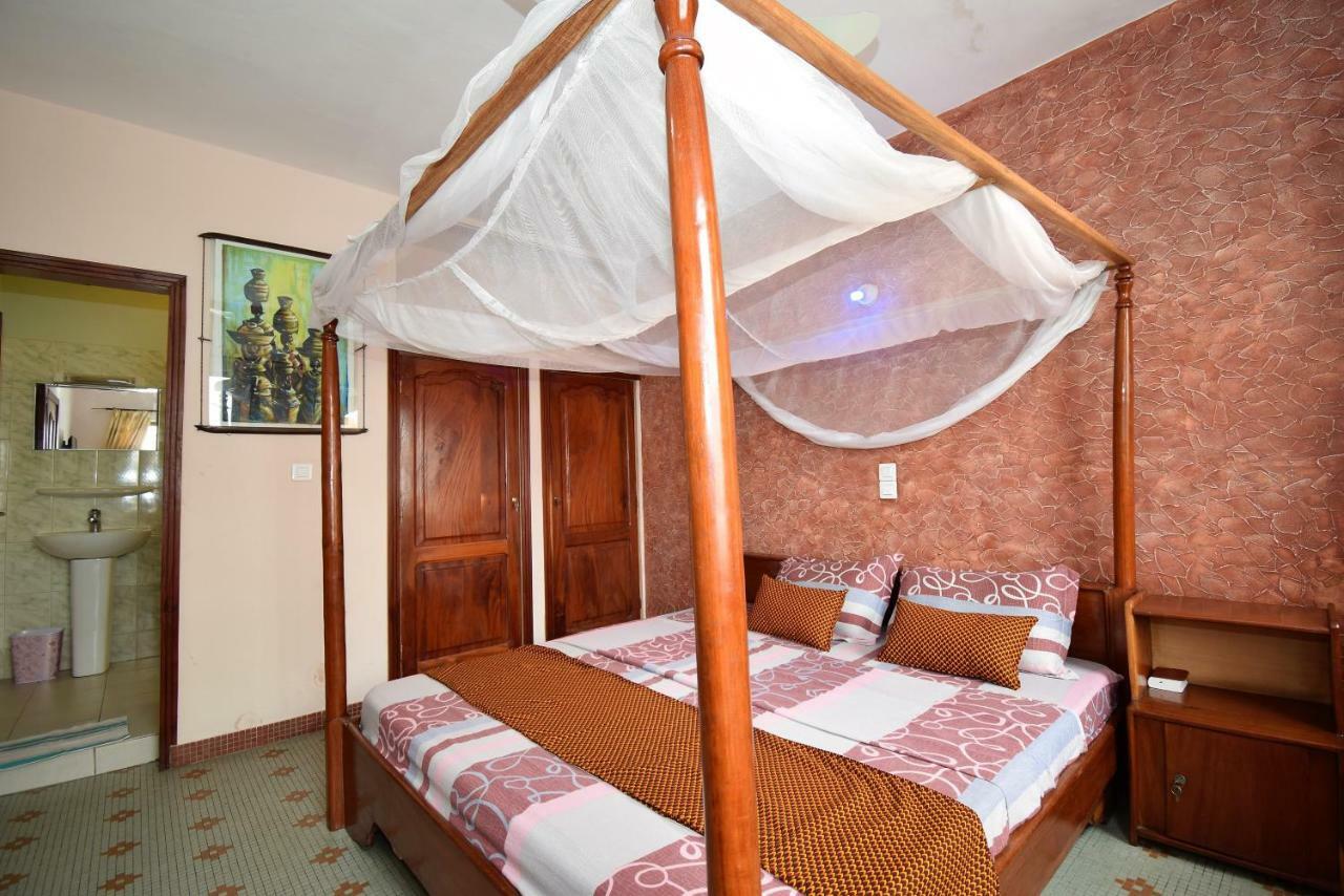 B&B Chez Rita Котону Екстер'єр фото